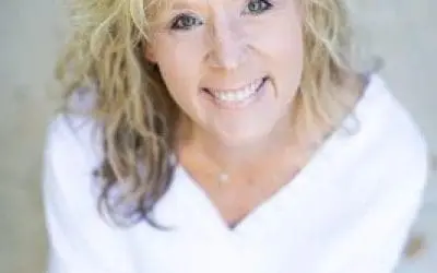 Podcast:  Dear Daughters with Susie Davis